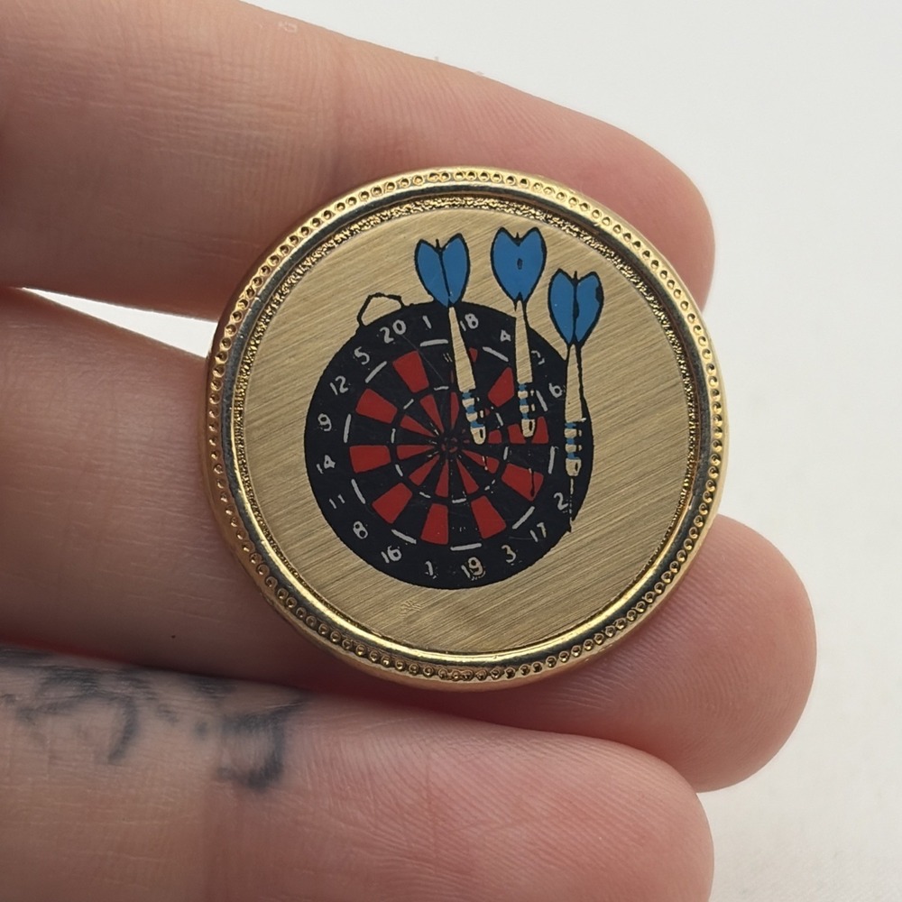 Darts Dartboard Sport Lapel Hat Pin Gold Tone Blue Darts Vintage Style